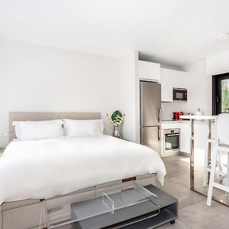 By Riva - Chic, Contemporary Studio In Puerto Banus Gardens Marbella Luaran gambar